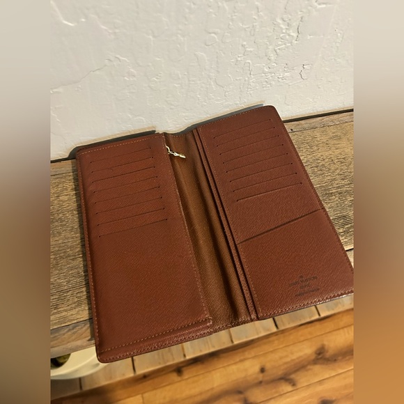 Louis Vuitton Brazza bifold long wallet in Monogram canvas with brown leather - Picture 2 of 15